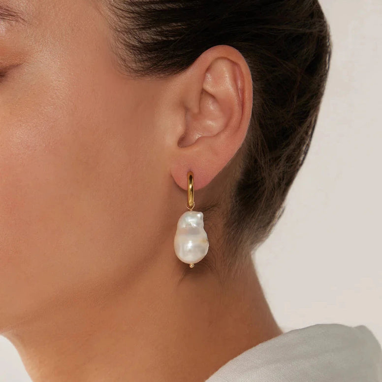 Heritage Earring - Natural Peal