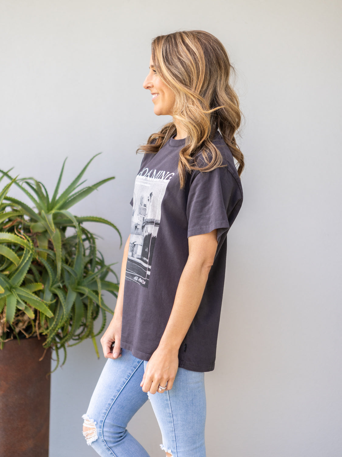 Roaming Tee - Washed Black