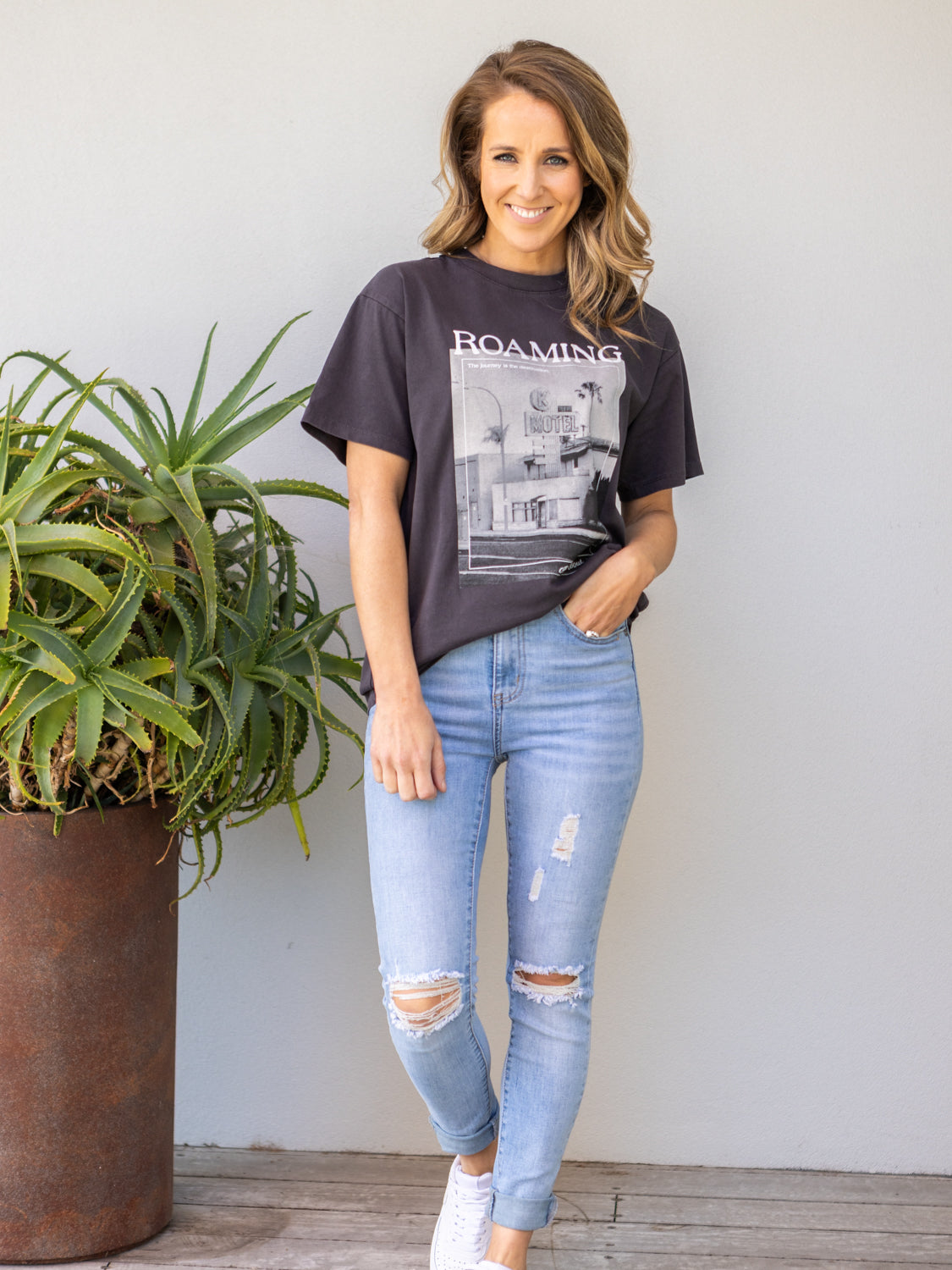 Roaming Tee - Washed Black