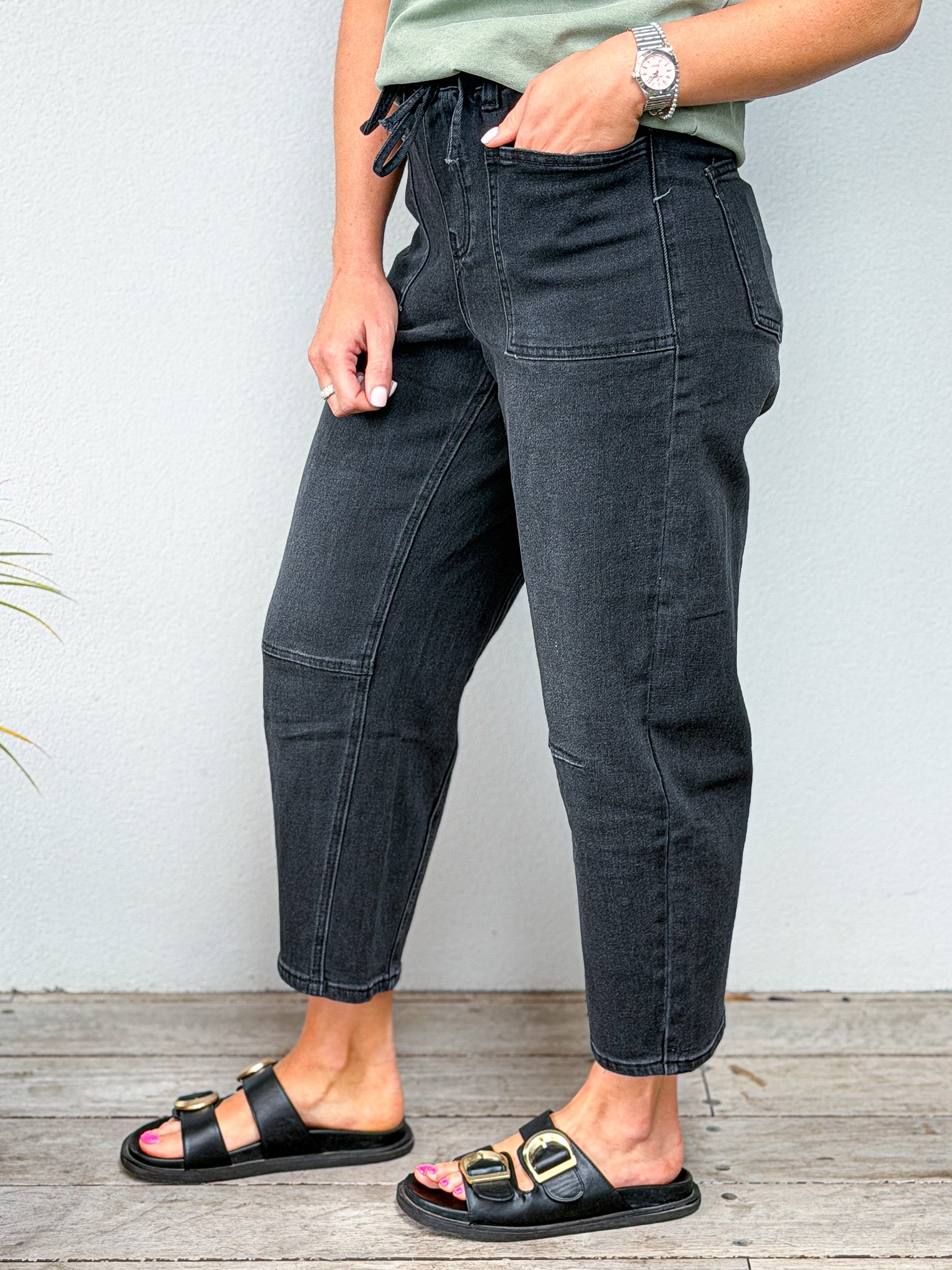 Laura Barrel Jeans -Black