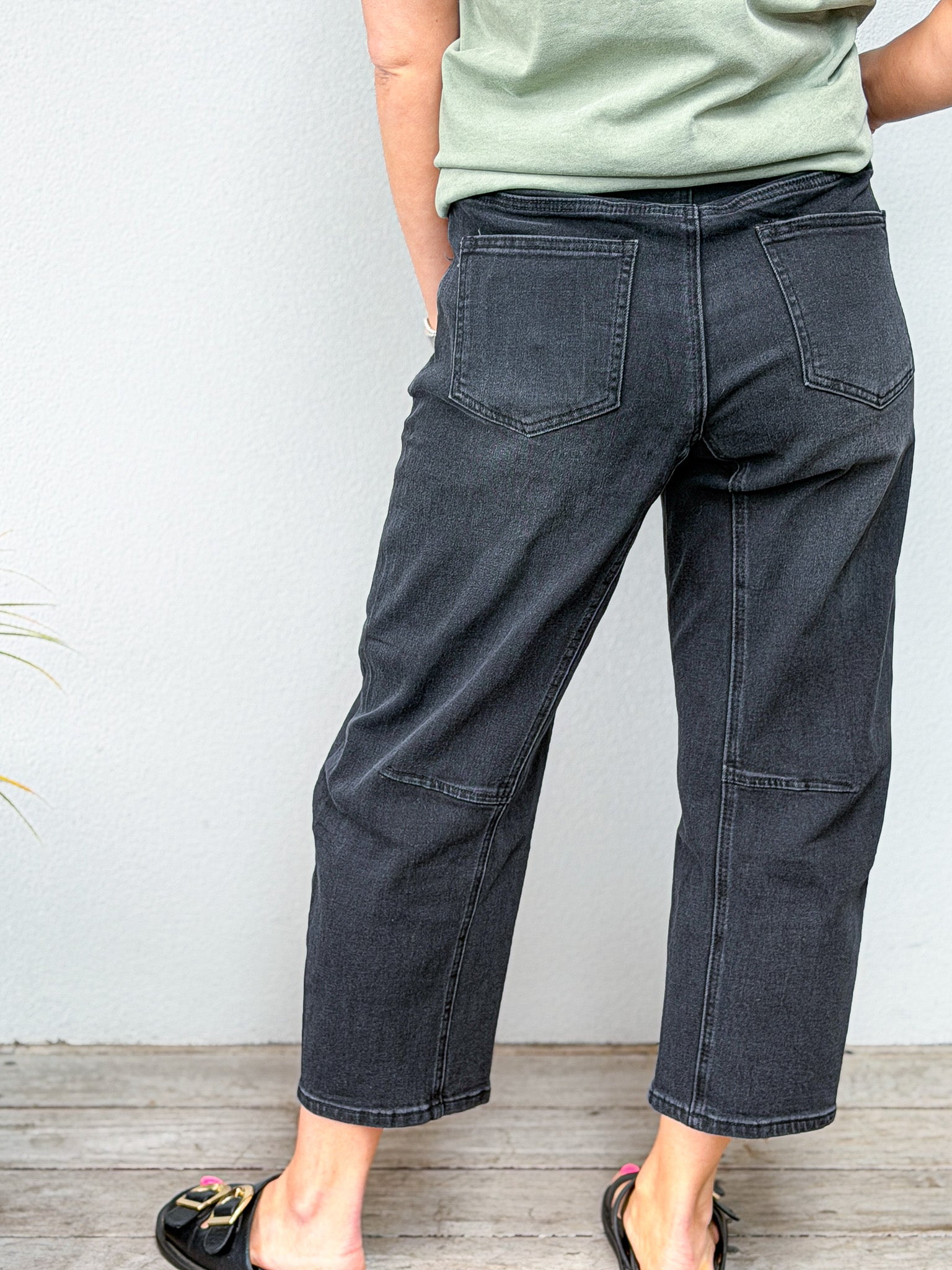 Laura Barrel Jeans -Black