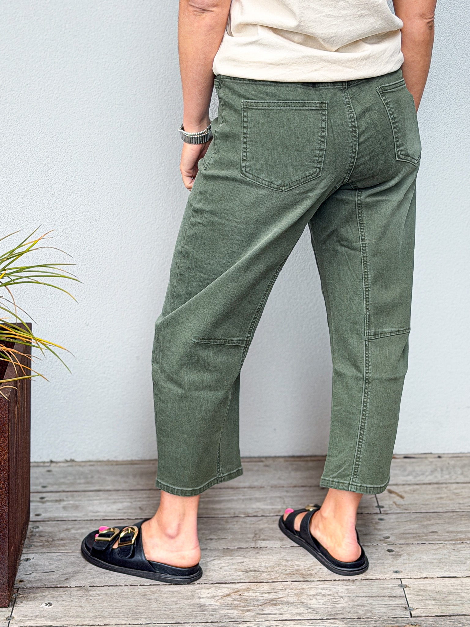 Laura Barrel Jeans - Khaki