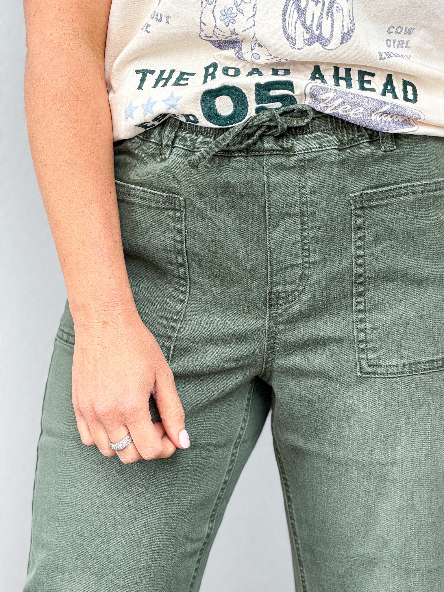 Laura Barrel Jeans - Khaki