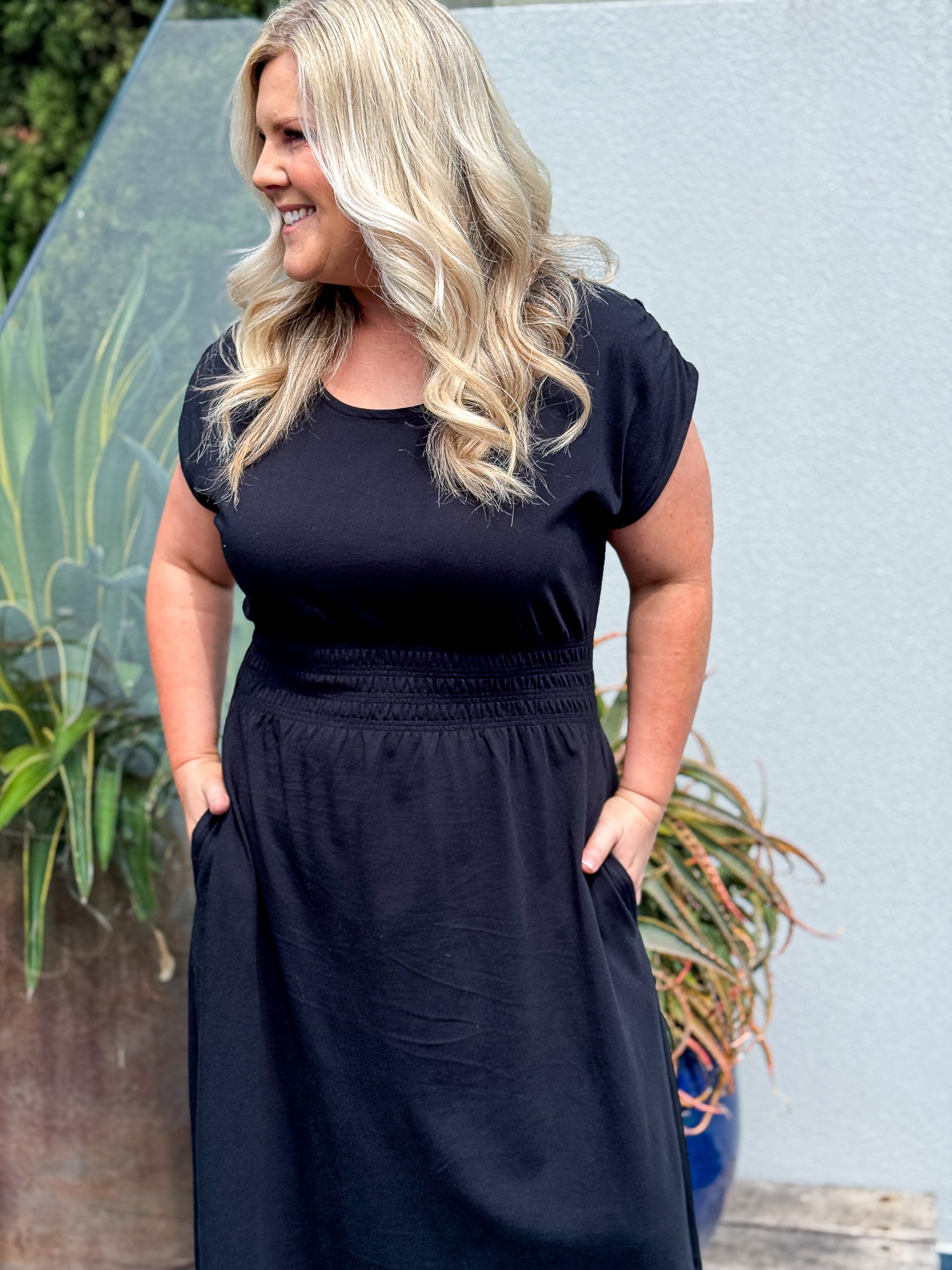 Nelle Midi Dress - Black